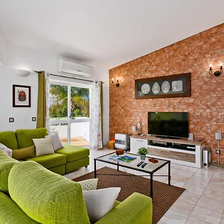 Willa Ninho Da Aguia By *