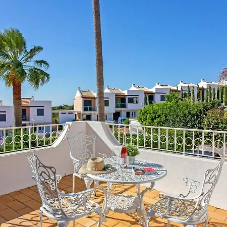 Willa Ninho Da Aguia By *